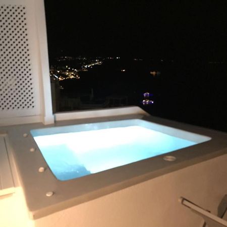 Altana Cliffside Villas 이메로비글리 외부 사진
