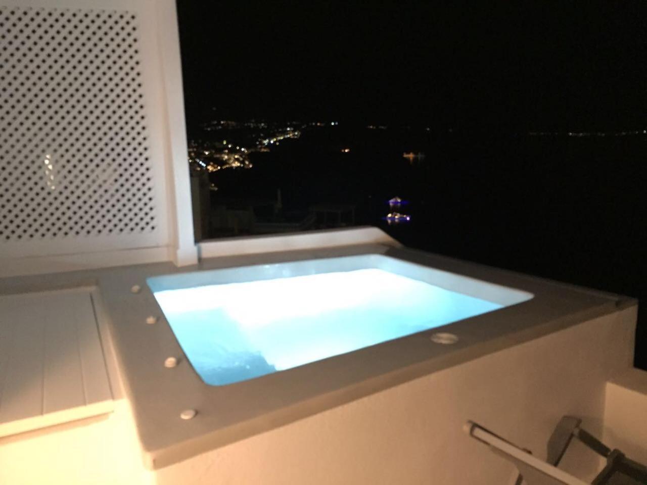 Altana Cliffside Villas 이메로비글리 외부 사진